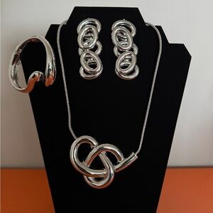 Elegant Silver Jewelry Set